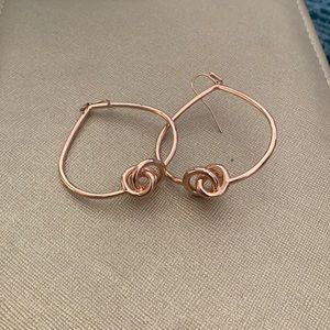 Kendra Scott presleigh hoops in rose gold